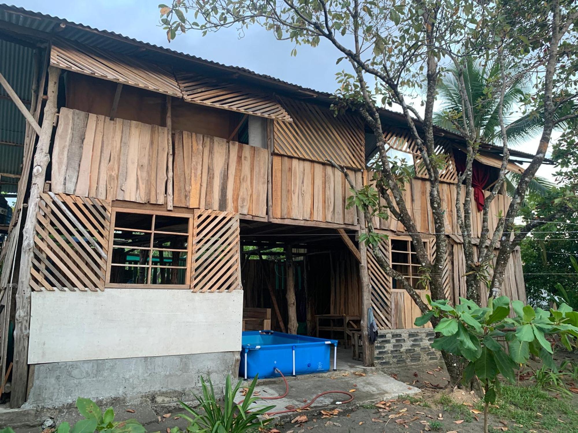 Hotel Miguel Surf Camp Quepos Exterior foto